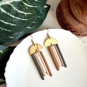 3/$22🩶 Neutrals Polymer Clay Stripes Gold Arch Earrings PREOWNED Boho Jewelry